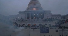 美国群众已经攻陷了国会山,川总还有戏吗?