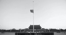 有五星红旗的地方就有对同胞的悼念,北京天安门广场降半旗半旗为何而下?