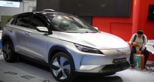 美股小鹏汽车涨近34% 市值一夜飙升900亿