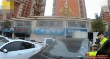 刮蹭小车车主感谢怎么回事 不可思议的背后暗藏这段故事【热点】