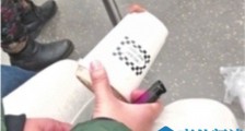 地铁车厢点燃纸杯怎么回事 事件曝光车厢点燃纸杯始末被揭