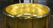 世界最大黄金浴缸 价值约8亿日元豪华程度令人傻眼