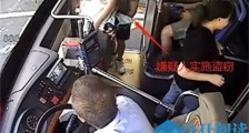 2秒夺回被盗手机 盗窃手法隐秘公交车司机火眼金睛夺手机【图】