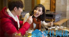 约会怎么提升关系?4个技巧自然的带女生回你家【恋爱技巧】