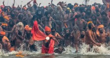 百万教徒恒河挑战病毒，印度背后的秘密