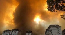 四川凉山西昌大火现场图：山火猛烈燃烧 向学校蔓延