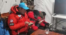 2020珠峰高程测量登山队攻顶成员名单 冲顶现场图来了