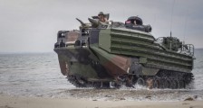 美国海军陆战队新战车遭吐槽:换个轮胎要2小时,开不到40个小时就故障