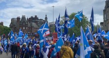 约翰逊访问苏格兰并呼吁：你们别成天讨论独立公投！