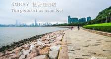 意大利人在阳台用长杆碰杯 具体怎么操作的?【图】
