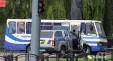 乌克兰魔幻公交劫案：匪徒让总统录个诡异小视频就放人